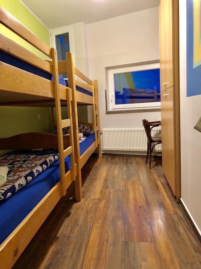Aladin Hostel Любляна Экстерьер фото