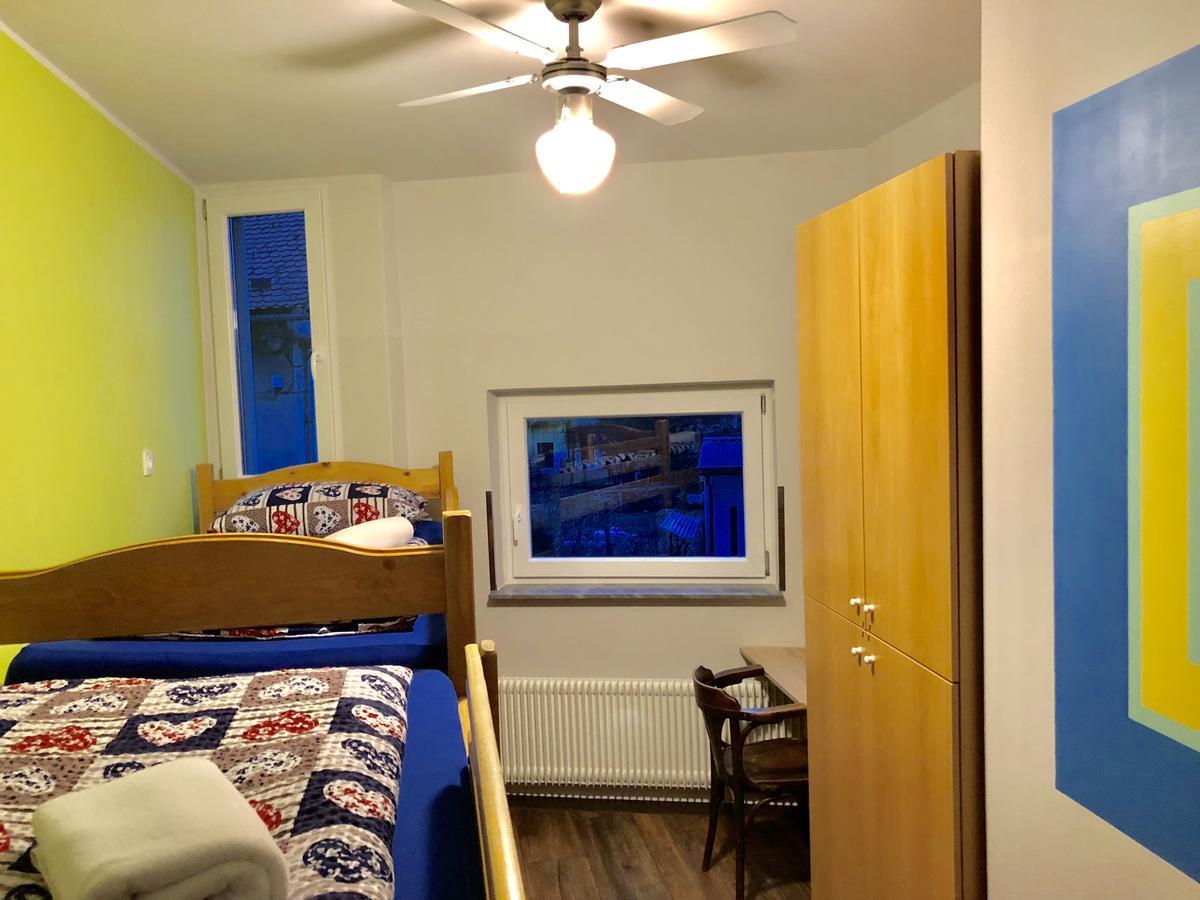 Aladin Hostel Любляна Экстерьер фото