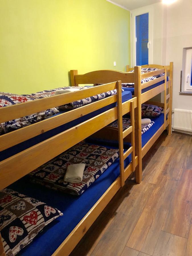 Aladin Hostel Любляна Экстерьер фото