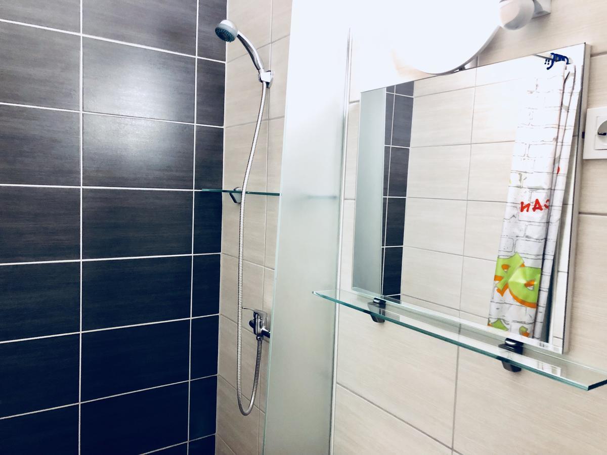 Aladin Hostel Любляна Экстерьер фото