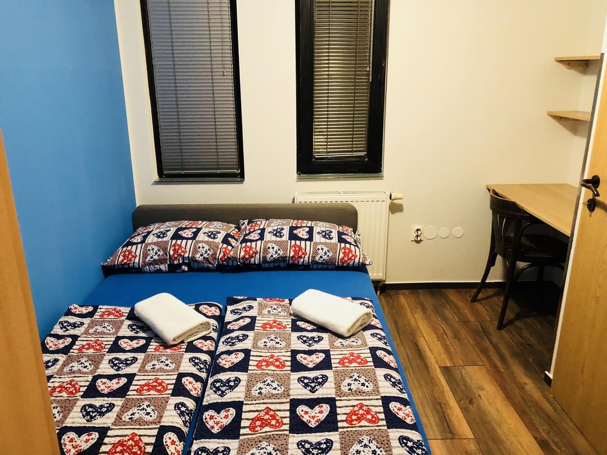 Aladin Hostel Любляна Экстерьер фото