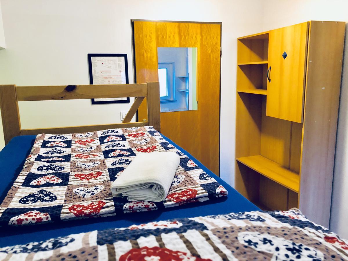 Aladin Hostel Любляна Экстерьер фото