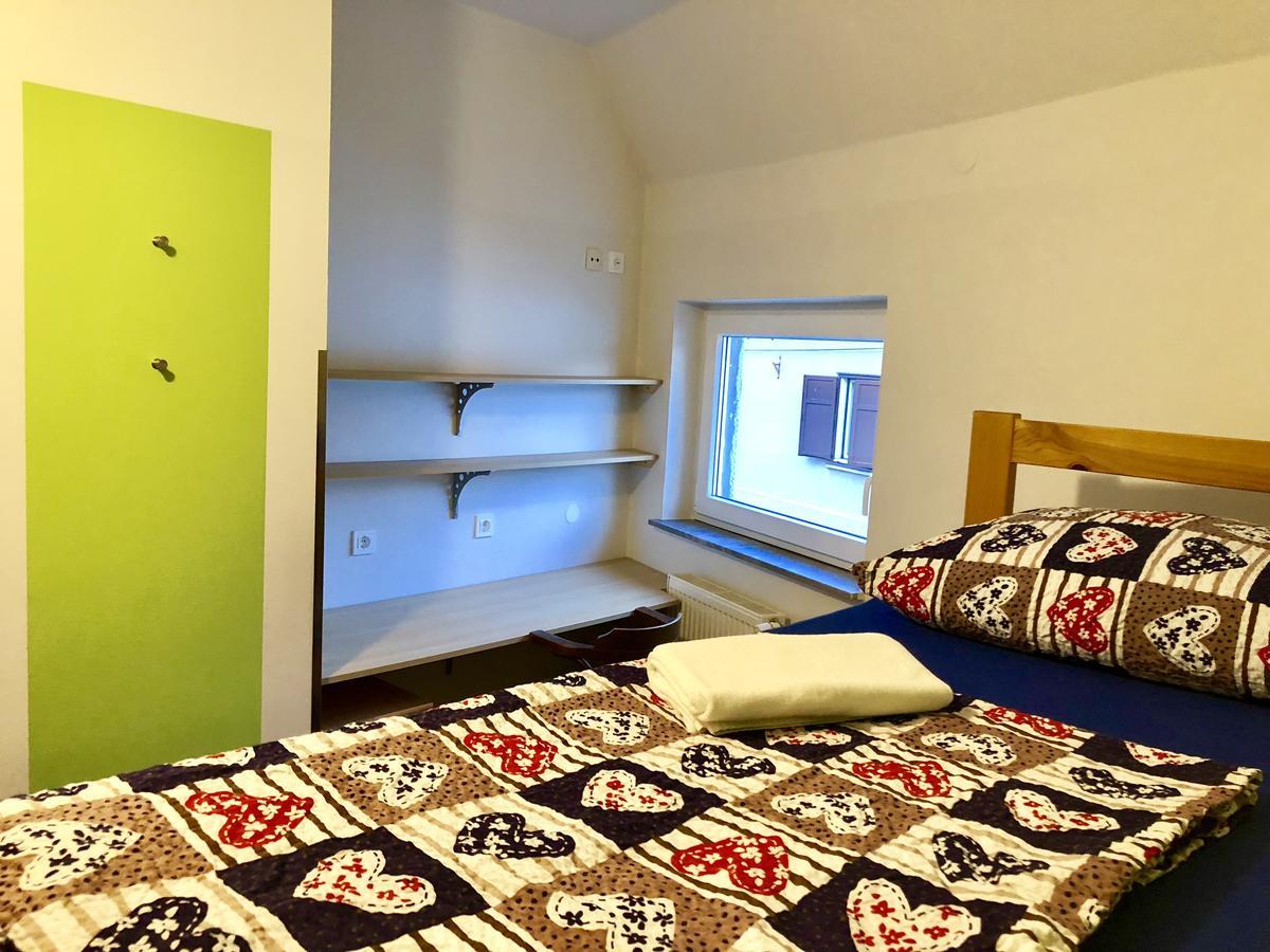 Aladin Hostel Любляна Экстерьер фото