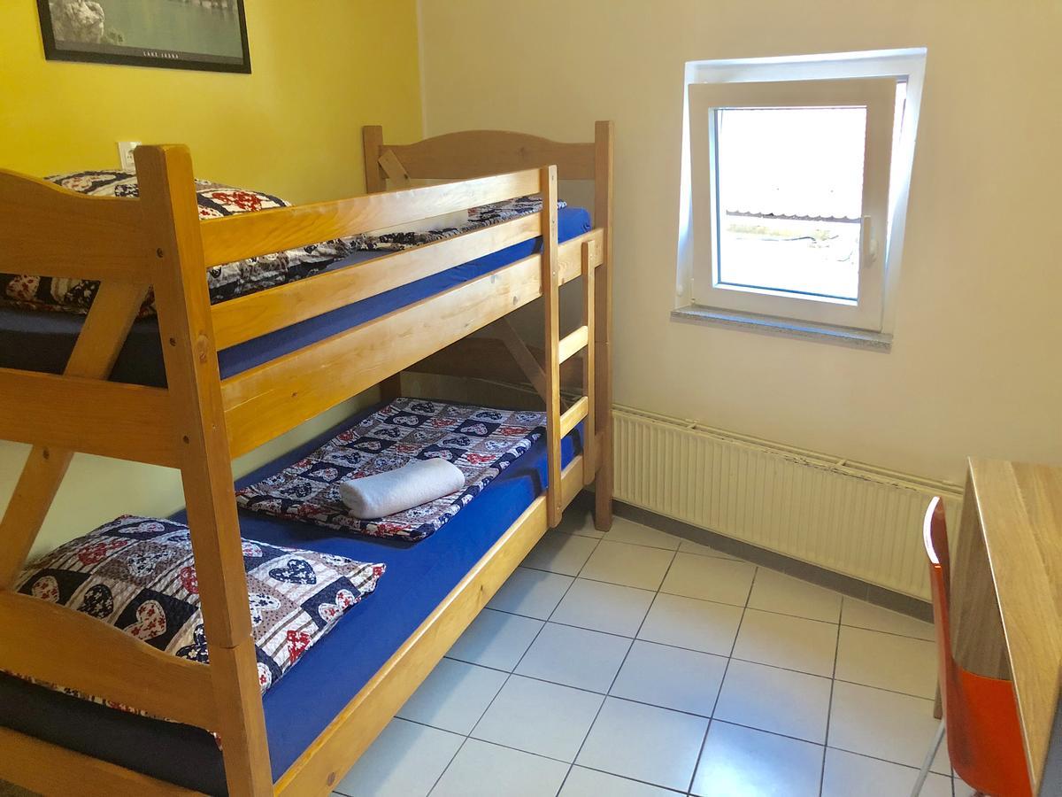 Aladin Hostel Любляна Экстерьер фото
