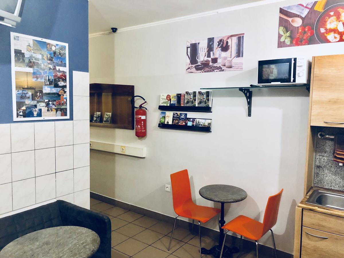 Aladin Hostel Любляна Экстерьер фото