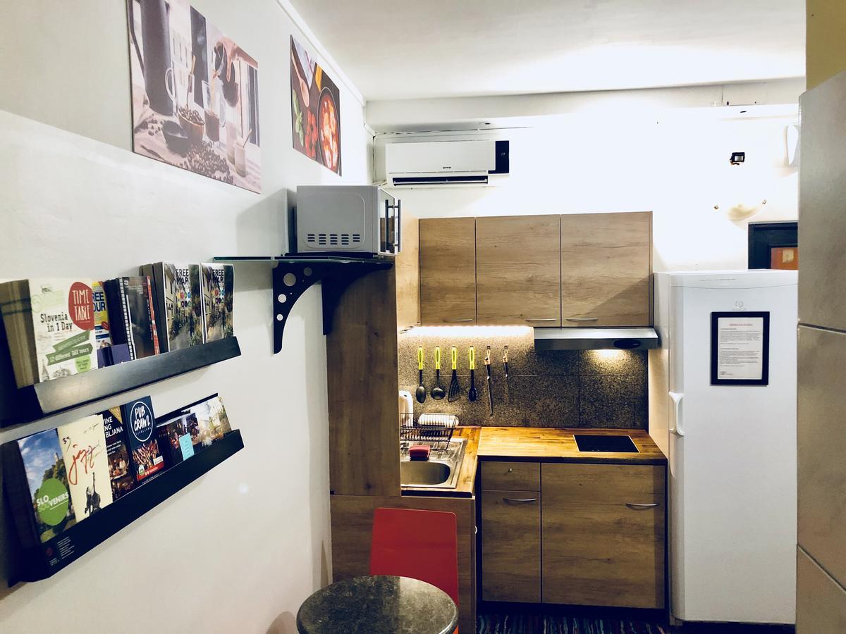 Aladin Hostel Любляна Экстерьер фото