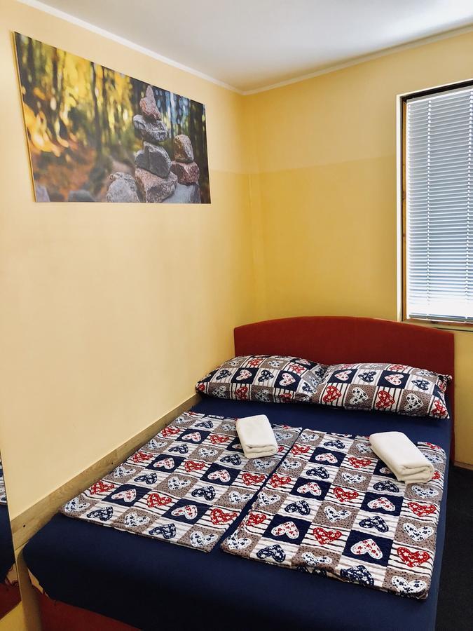 Aladin Hostel Любляна Экстерьер фото