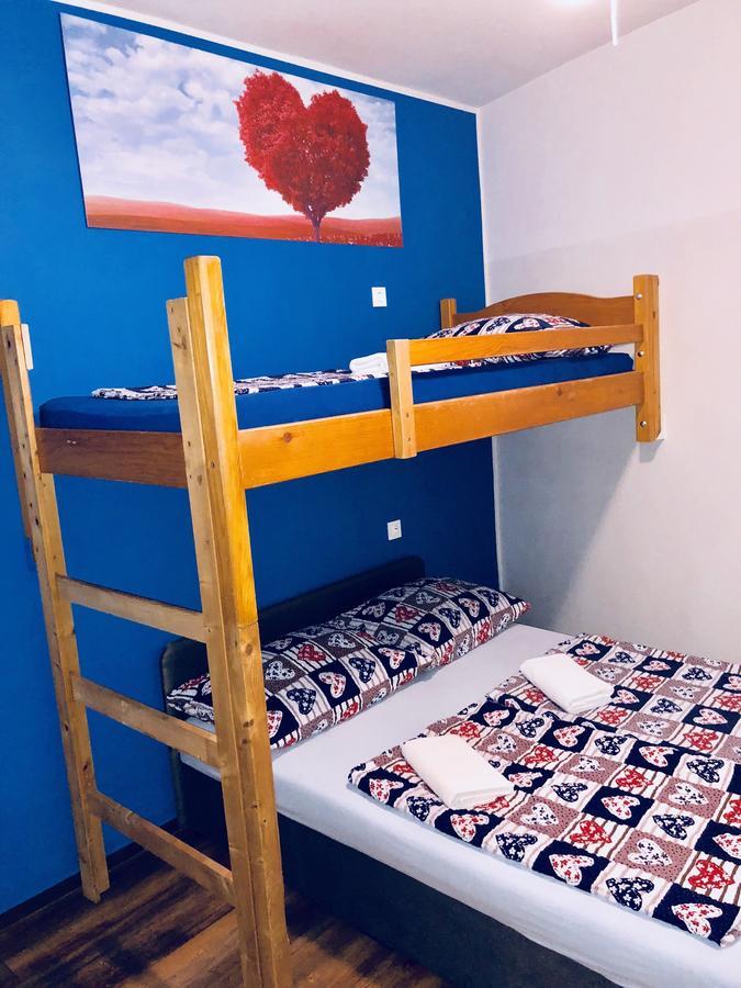 Aladin Hostel Любляна Экстерьер фото
