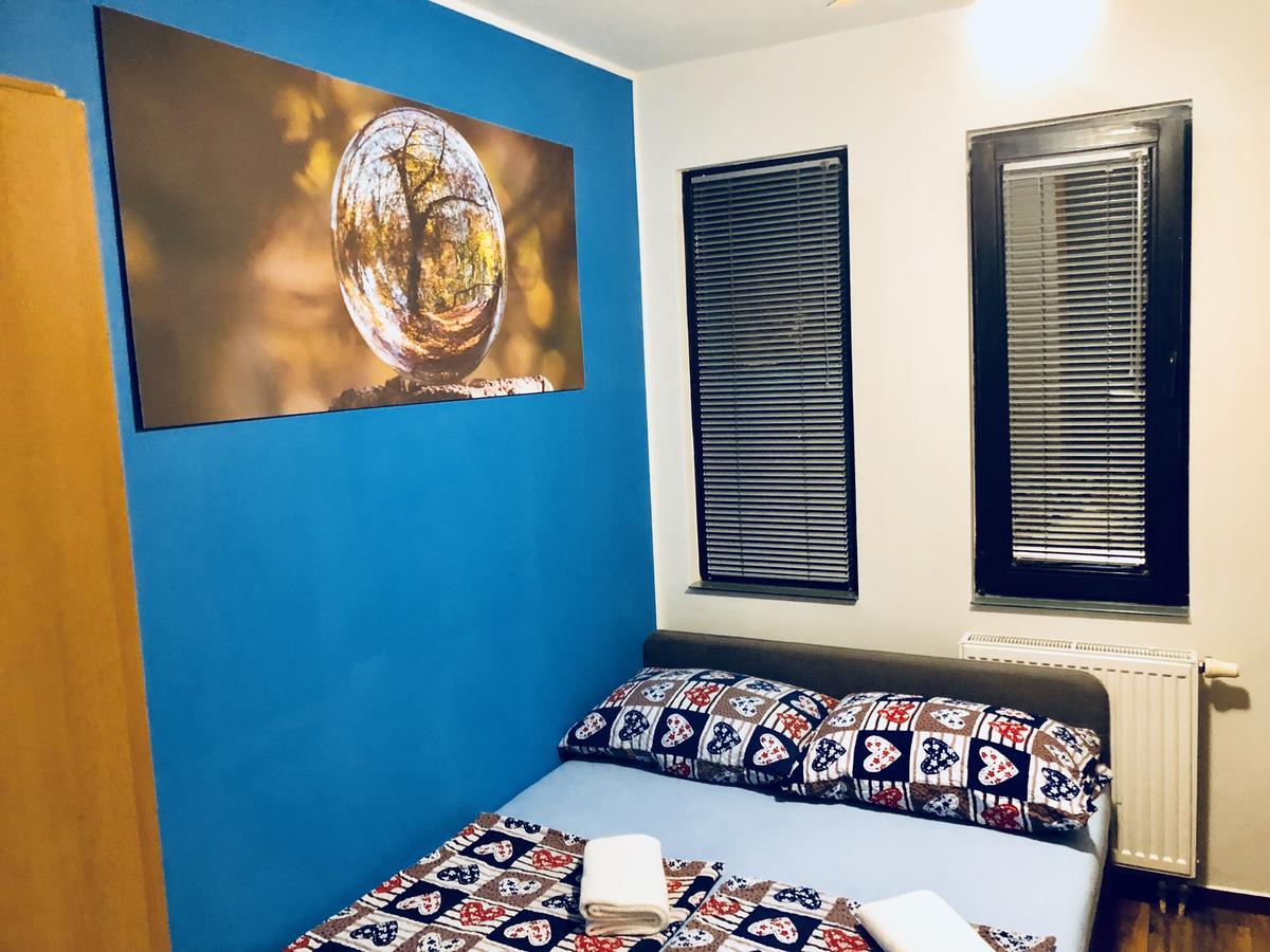 Aladin Hostel Любляна Экстерьер фото