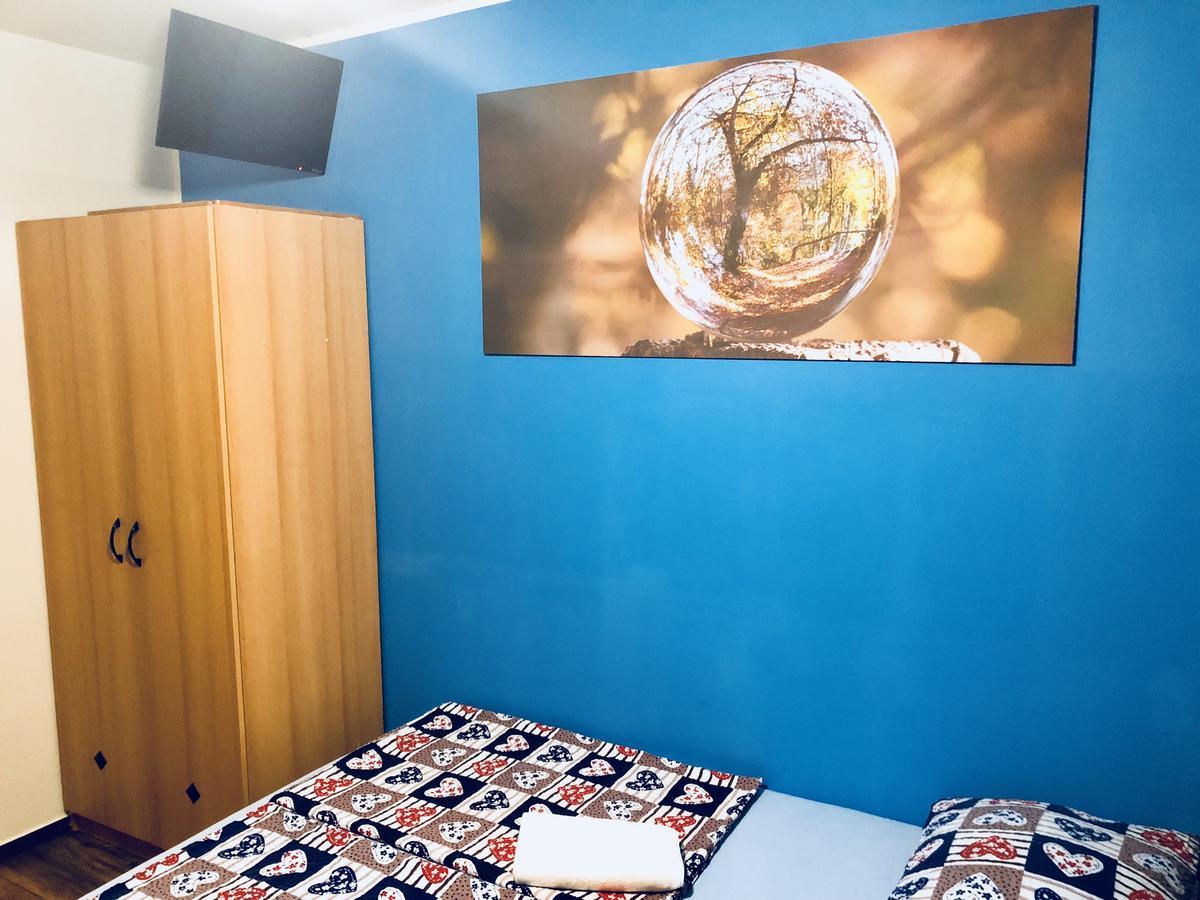 Aladin Hostel Любляна Экстерьер фото