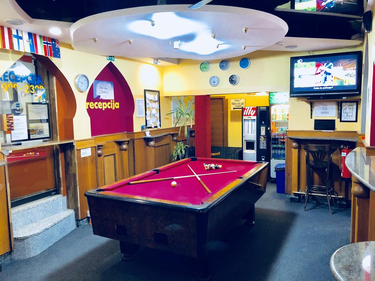 Aladin Hostel Любляна Экстерьер фото