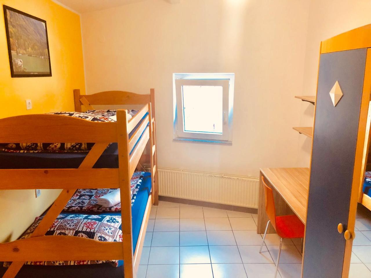 Aladin Hostel Любляна Экстерьер фото