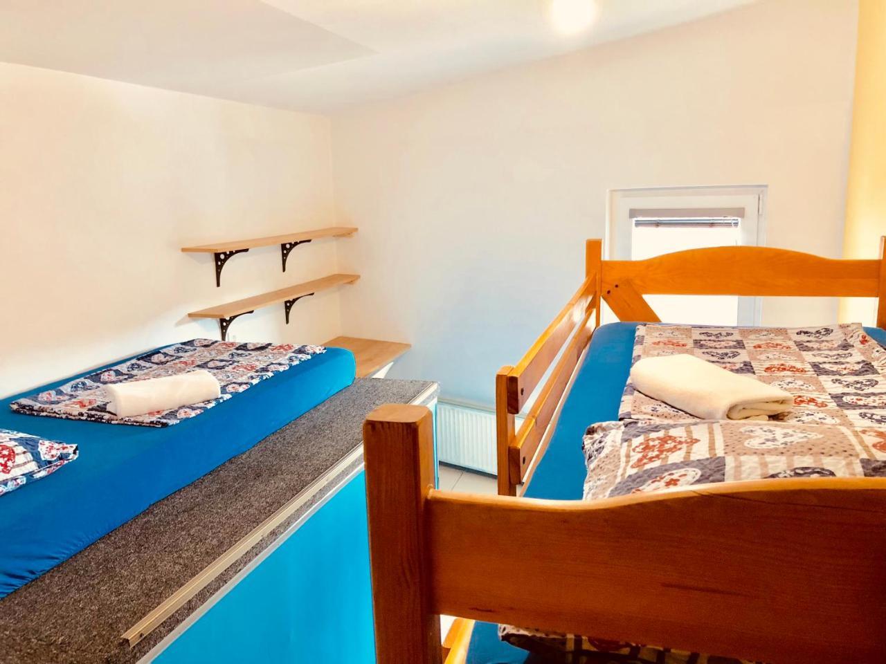 Aladin Hostel Любляна Экстерьер фото