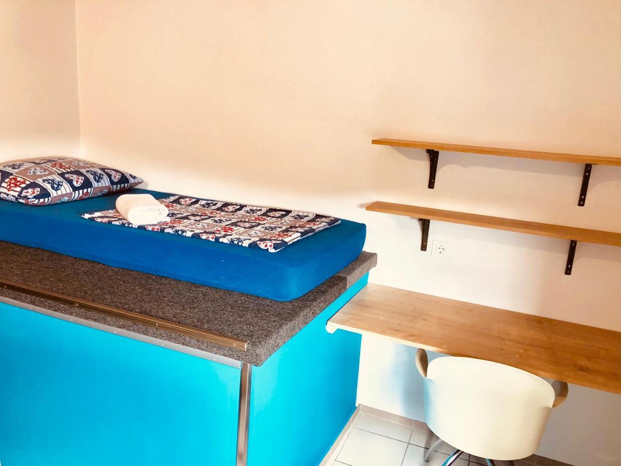 Aladin Hostel Любляна Экстерьер фото