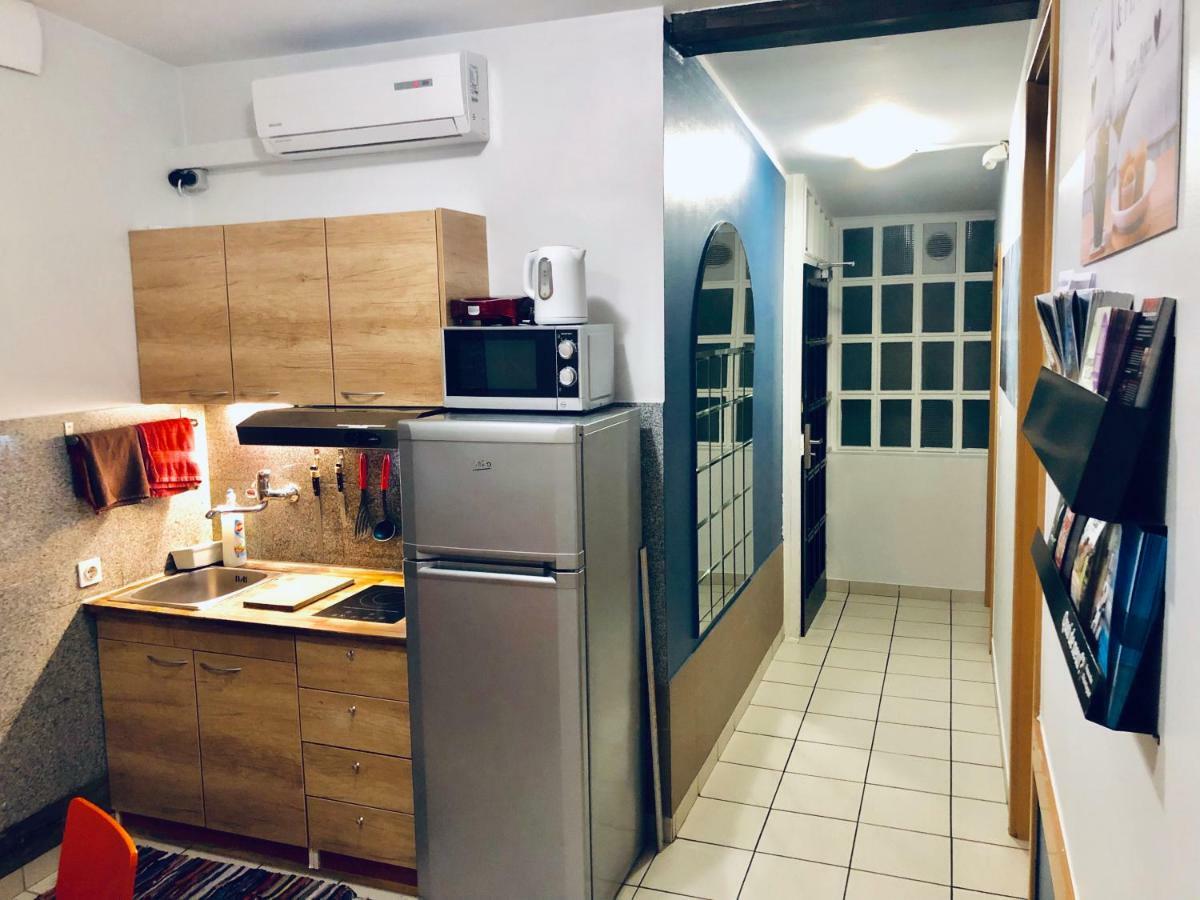 Aladin Hostel Любляна Экстерьер фото